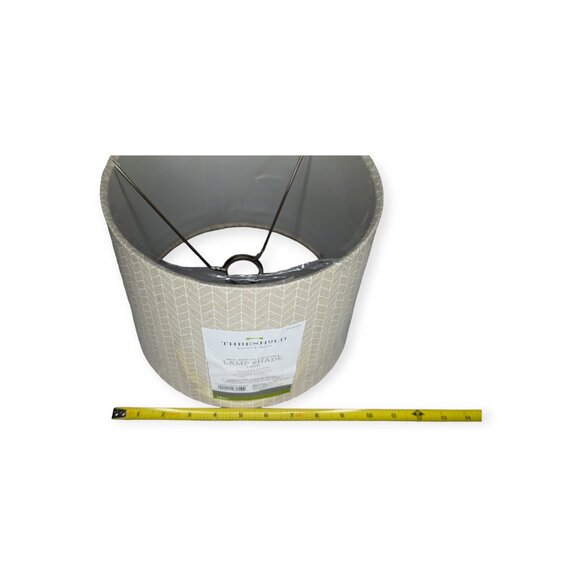 NWT Threshold Tan & White Sour Cream Chevron Lamp Shade - Picture 7 of 8